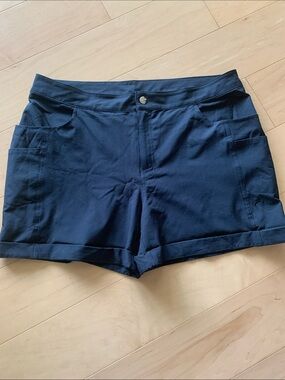 Women’s black XXL Zyin Shorts